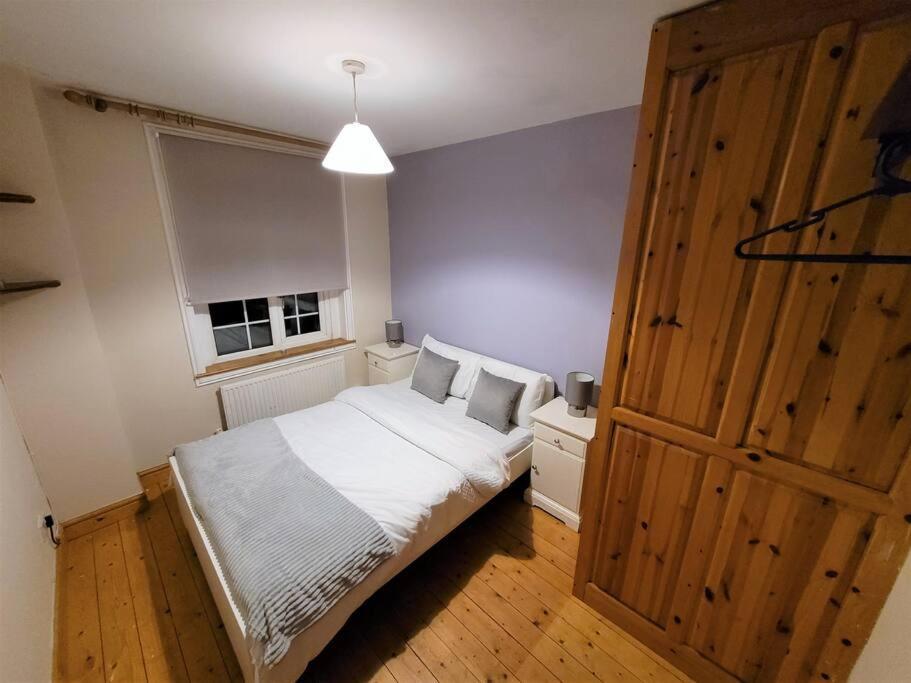 Nice 4-Bedroom Vacation Home With Indoor Fireplace Wellington  Bagian luar foto