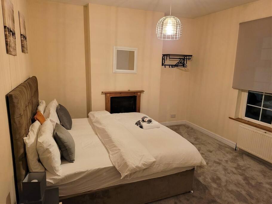 Nice 4-Bedroom Vacation Home With Indoor Fireplace Wellington  Bagian luar foto
