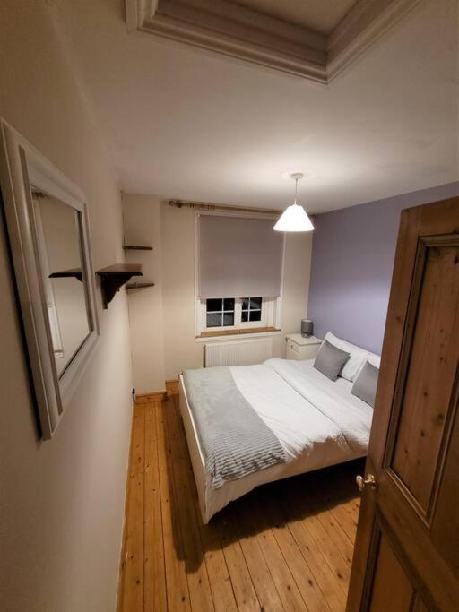 Nice 4-Bedroom Vacation Home With Indoor Fireplace Wellington  Bagian luar foto